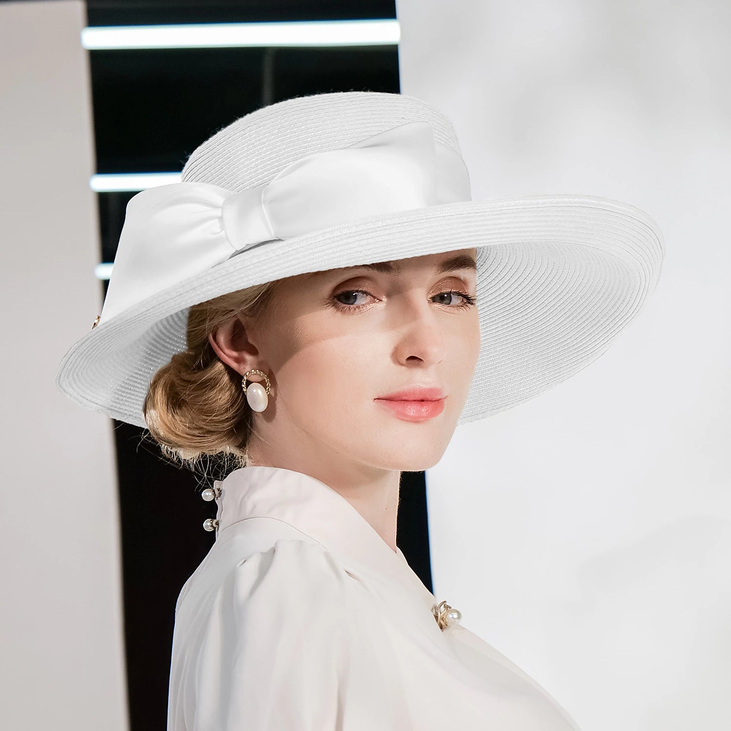 Wholesale Hats Polyester Fiber Bowler / Cloche Hat Straw Hat Sun Hat Wedding Casual Elegant Wedding With Bowknot Headpiece Headwear